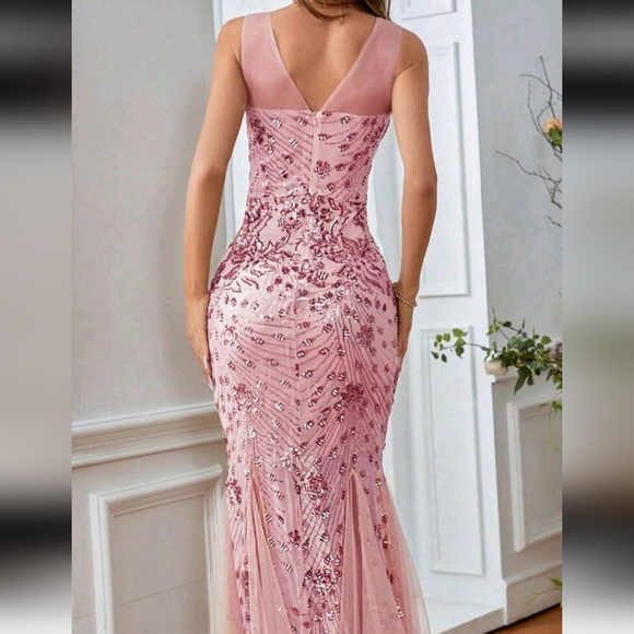 Split Thigh Contrast Sequin Mesh Prom Dress, Elegant Formal Evening - Picture 2 of 5